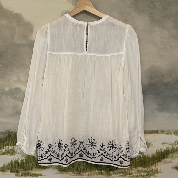 Lucky Brand Blouse, White Flowy with Navy Detail | Size M - Picture 7 of 12
